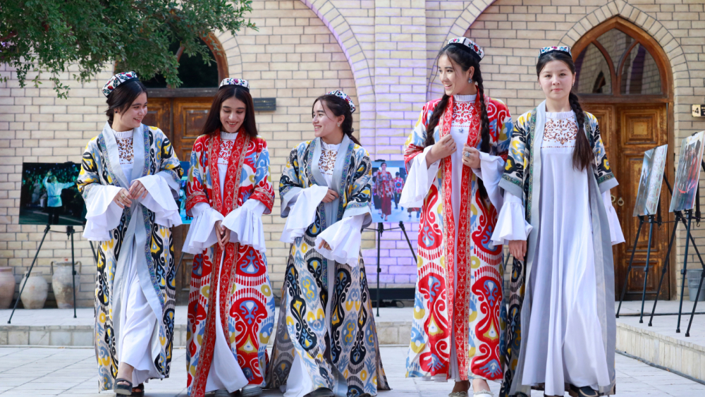 İpeğin sanatla buluştuğu ülke: Özbekistan